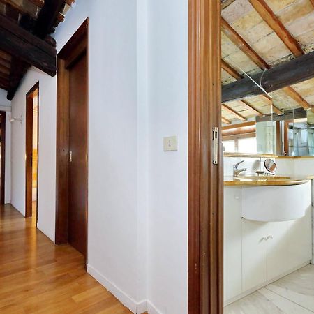 Piazza Mattei Elegant Apartment | Romeloft ภายนอก รูปภาพ